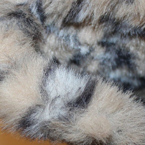 NIB UGG KOOLABURRA WOMEN'S CLASSID‎ SHORT SUEDE LEOPARD FUR LINED BOOTS TAN - Picture 4 of 6